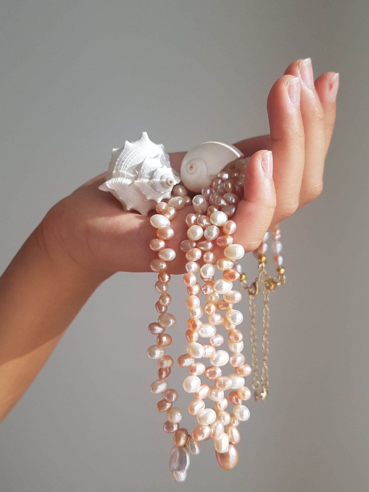 Enchante : High Lustre Baroque and Rice Shape White Peach Pink Pearl Necklace (AAAA Grade)