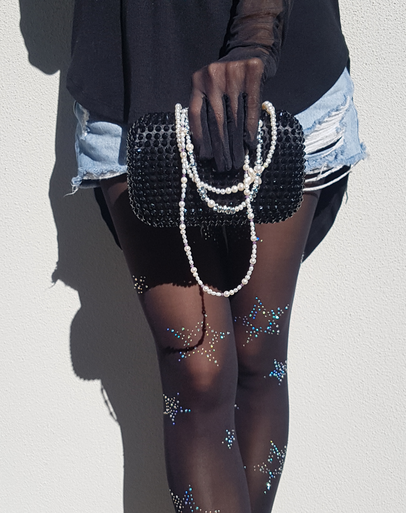 Lucent : High Lustre Round White Pearl with Silver Beads Necklace