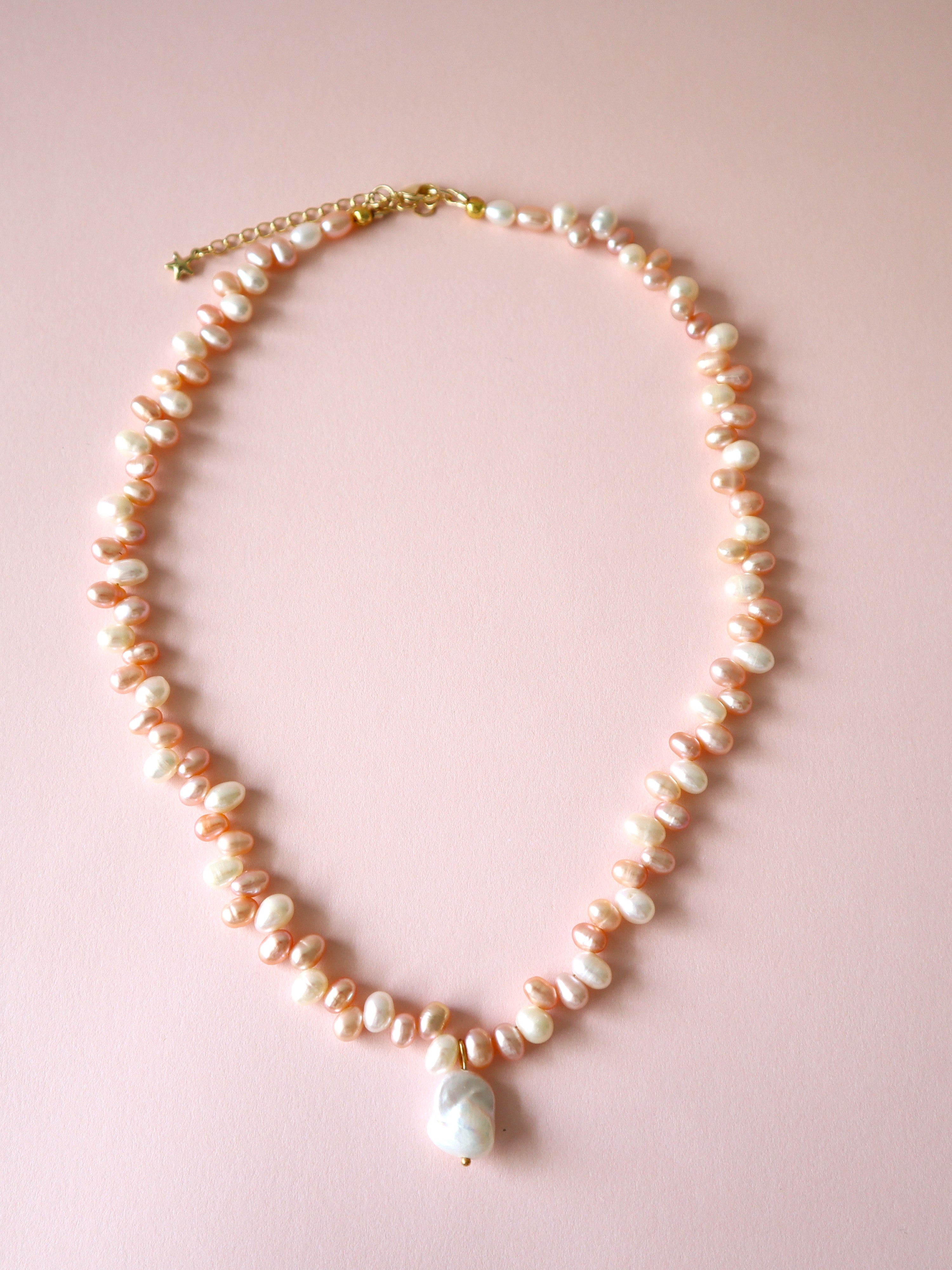 Enchante : High Lustre Baroque and Rice Shape White Peach Pink Pearl Necklace (AAAA Grade)